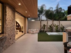 800 N La Jolla Avenue, Los Angeles CA 90046