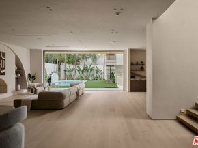 800 N La Jolla Avenue, Los Angeles CA 90046