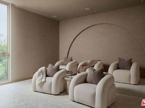 800 N La Jolla Avenue, Los Angeles CA 90046