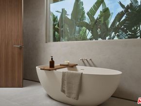 800 N La Jolla Avenue, Los Angeles CA 90046