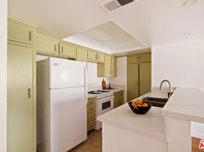 2700 Cahuenga Boulevard 4303, Los Angeles CA 90068