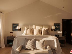 2341 32nd Street, Santa Monica CA 90405