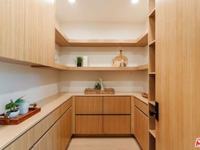 1611 S Bedford Street, Los Angeles CA 90035