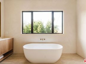 1611 S Bedford Street, Los Angeles CA 90035