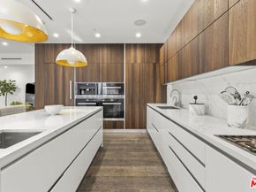 732 Huntley Drive A, West Hollywood CA 90069