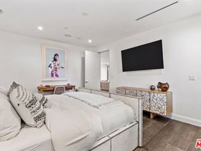 732 Huntley Drive A, West Hollywood CA 90069