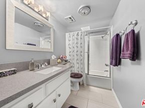 1015 21st Street B, Santa Monica CA 90403