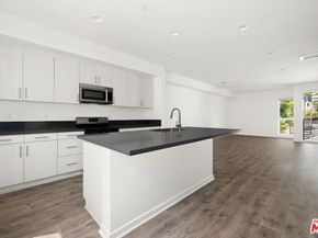 2930 Rowena Avenue 2, Los Angeles CA 90039