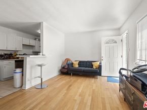 659 Vernon Avenue, Venice CA 90291