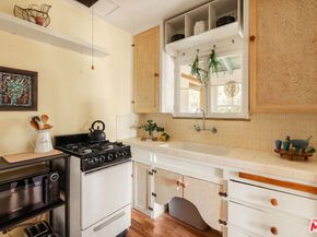 654 Frontenac Avenue, Los Angeles CA 90065