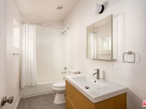 126 Franklin Court, Glendale CA 91205