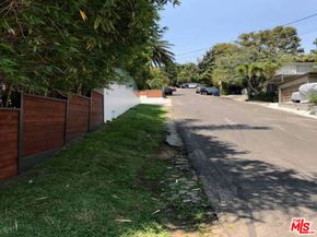 1215 Hilldale, Los Angeles CA 90069