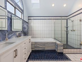 955 S Highland Avenue, Los Angeles CA 90036