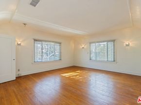 955 S Highland Avenue, Los Angeles CA 90036