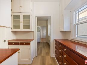 955 S Highland Avenue, Los Angeles CA 90036
