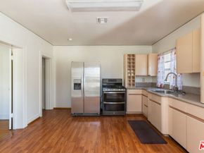 955 S Highland Avenue, Los Angeles CA 90036