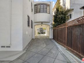 5815 W Olympic Boulevard, Los Angeles CA 90036