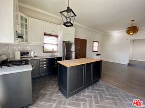 5815 W Olympic Boulevard, Los Angeles CA 90036