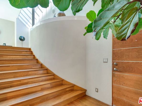 2710 Laurel Canyon Boulevard, Los Angeles CA 90046
