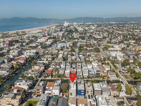224 Linnie Canal, Venice CA 90291