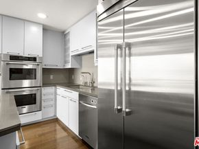 907 Lincoln Boulevard PH 302, Santa Monica CA 90403