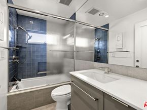 907 Lincoln Boulevard PH 302, Santa Monica CA 90403