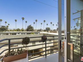 907 Lincoln Boulevard PH 302, Santa Monica CA 90403