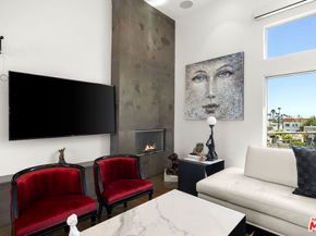 907 Lincoln Boulevard PH 302, Santa Monica CA 90403