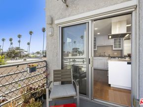 907 Lincoln Boulevard PH 302, Santa Monica CA 90403