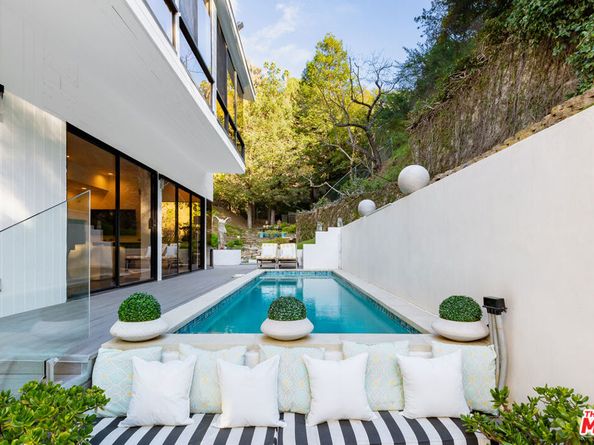 2350 Benedict Canyon Drive, Beverly Hills CA 90210