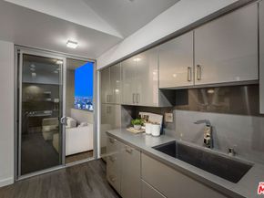 7250 Franklin Avenue 1204, Los Angeles CA 90046