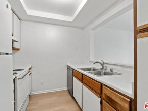 501 Palisades Drive 205, Pacific Palisades CA 90272