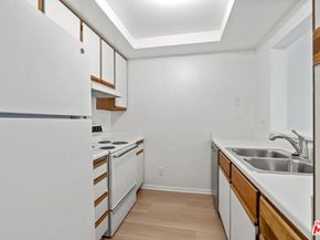 501 Palisades Drive 205, Pacific Palisades CA 90272