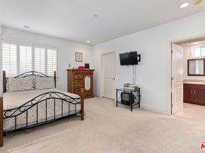 305 Arnaz Drive 304, Los Angeles CA 90048