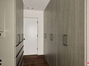 2055 N Gramercy, Los Angeles CA 90068