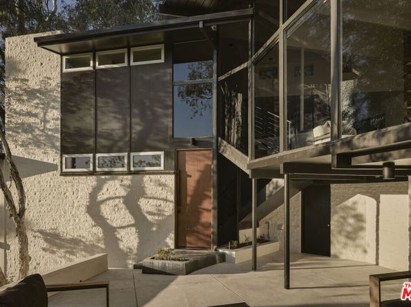 2055 N Gramercy, Los Angeles CA 90068