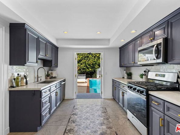 15435 Sutton Street, Sherman Oaks CA 91403