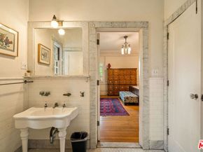 1130 Westchester Place, Los Angeles CA 90019