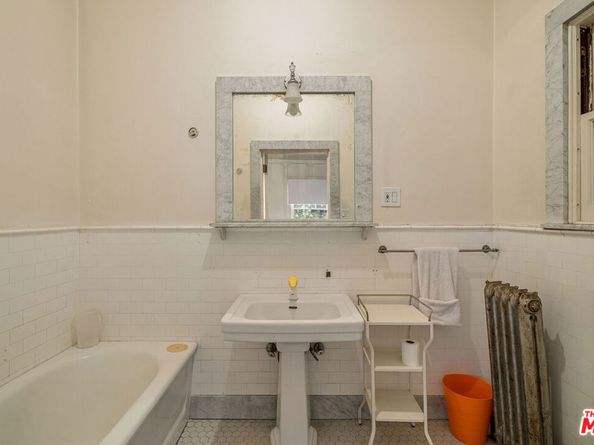 1130 Westchester Place, Los Angeles CA 90019