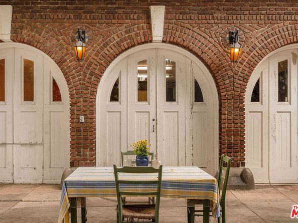 1130 Westchester Place, Los Angeles CA 90019