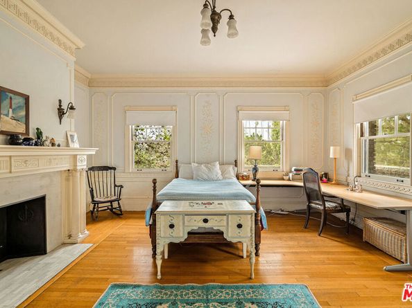 1130 Westchester Place, Los Angeles CA 90019