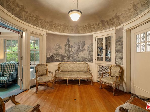 1130 Westchester Place, Los Angeles CA 90019