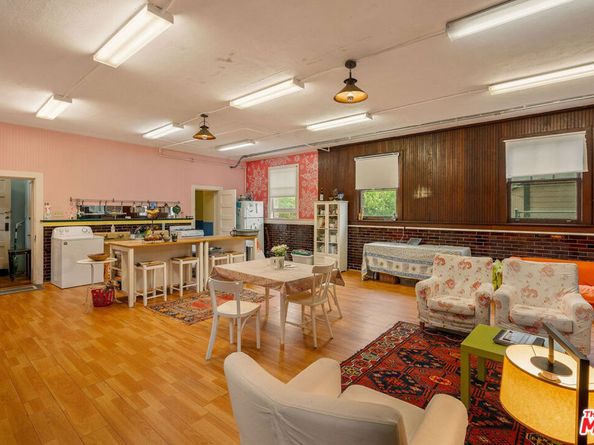 1130 Westchester Place, Los Angeles CA 90019