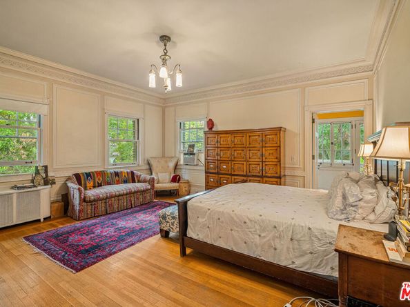 1130 Westchester Place, Los Angeles CA 90019