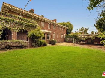 1130 Westchester Place