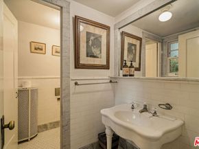 1130 Westchester Place, Los Angeles CA 90019