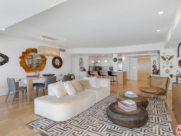 13600 MARINA POINTE Drive 812, Marina Del Rey CA 90292