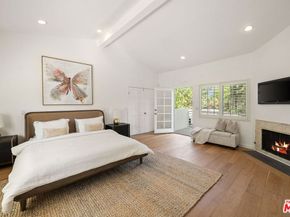 5220 Melvin Avenue, Tarzana CA 91356