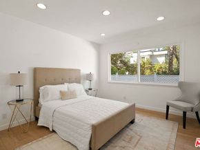 5220 Melvin Avenue, Tarzana CA 91356