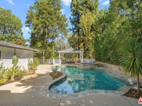 5220 Melvin Avenue, Tarzana CA 91356